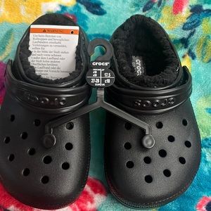 Crocs fur lined 10c brand new